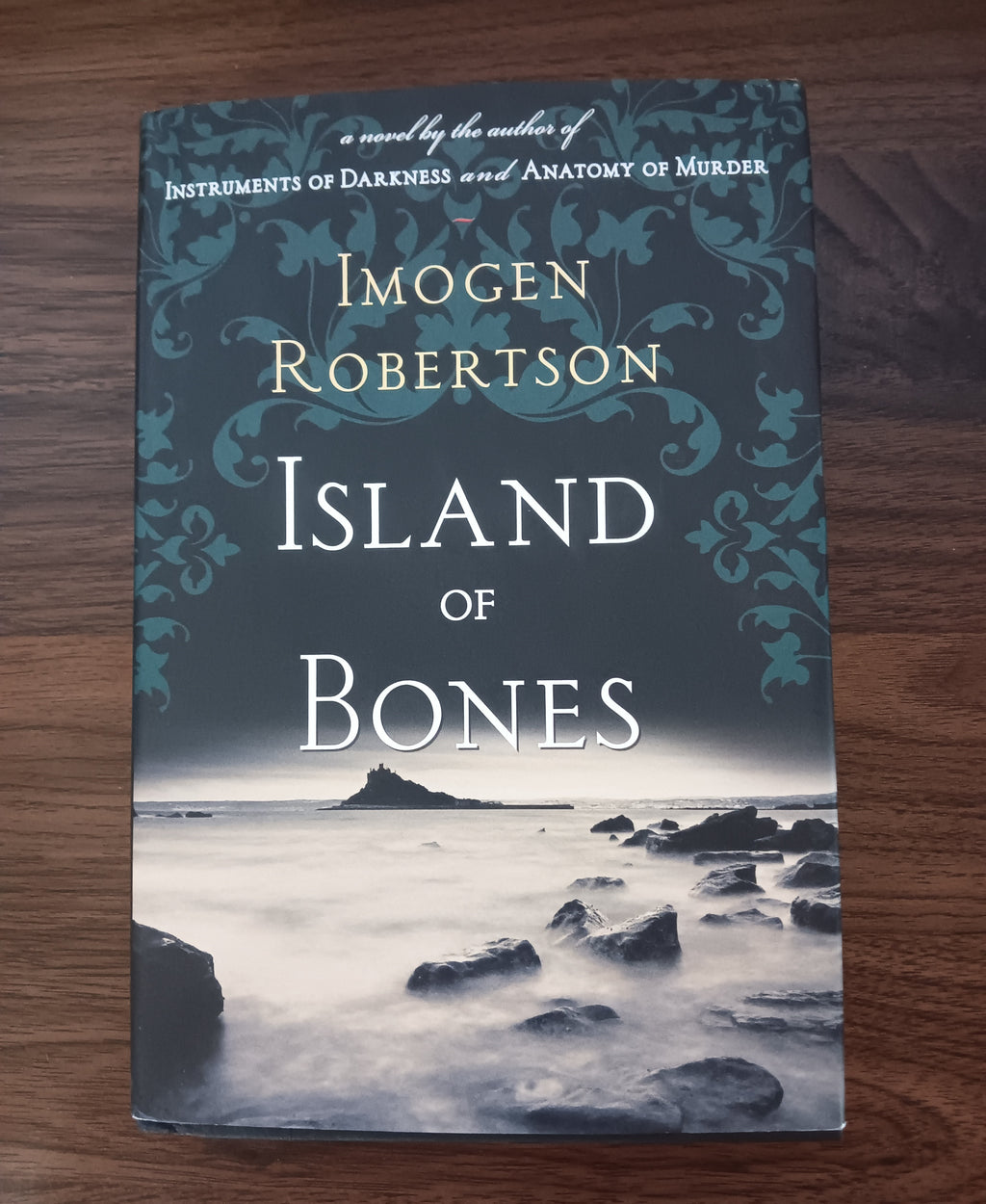 Island of Bones Imogen Robertson 2012 HC DJ 1st Edition 1st Printing